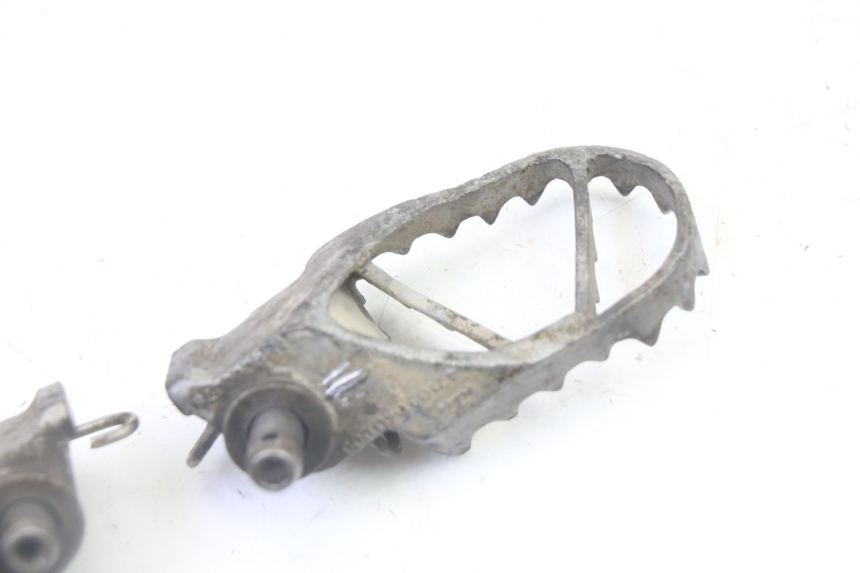 photo de PAIRE CALE PIED AVANT KTM SX 85 (2013 - 2017) - État de surface