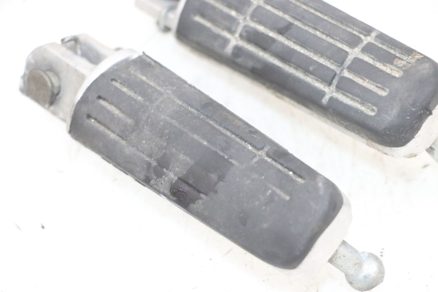 photo de PAIRE CALE PIED AVANT YAMAHA TDM ABS 900 (2002 - 2014) - Autre angle de vue