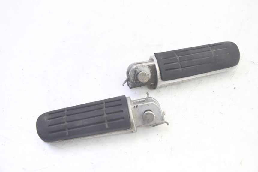 photo de PAIRE CALE PIED AVANT YAMAHA TDM ABS 900 (2002 - 2014) - Autre angle de vue