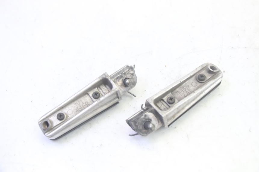 photo de PAIRE CALE PIED AVANT YAMAHA TDM ABS 900 (2002 - 2014) - Gros plan technique