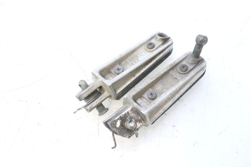 photo de PAIRE CALE PIED AVANT YAMAHA TDM ABS 900 (2002 - 2014) - Points de fixation