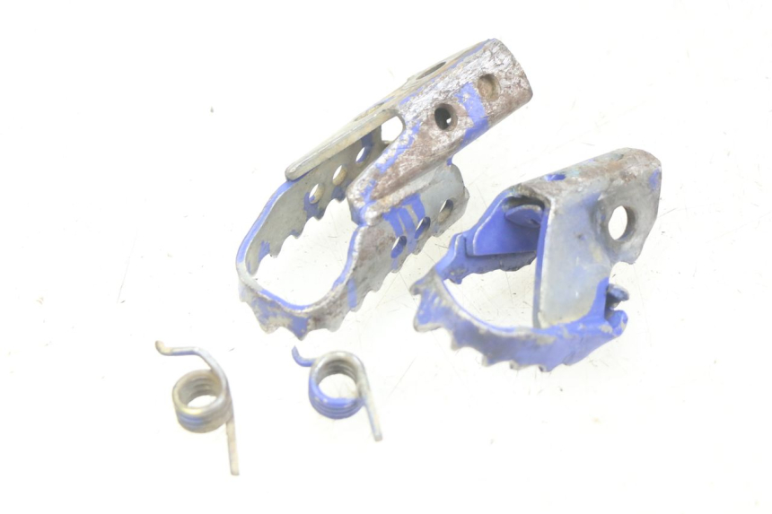 photo de PAIRE CALE PIED AVANT YAMAHA TTR 125 (2000 - 2020) - Zoom état d’usage