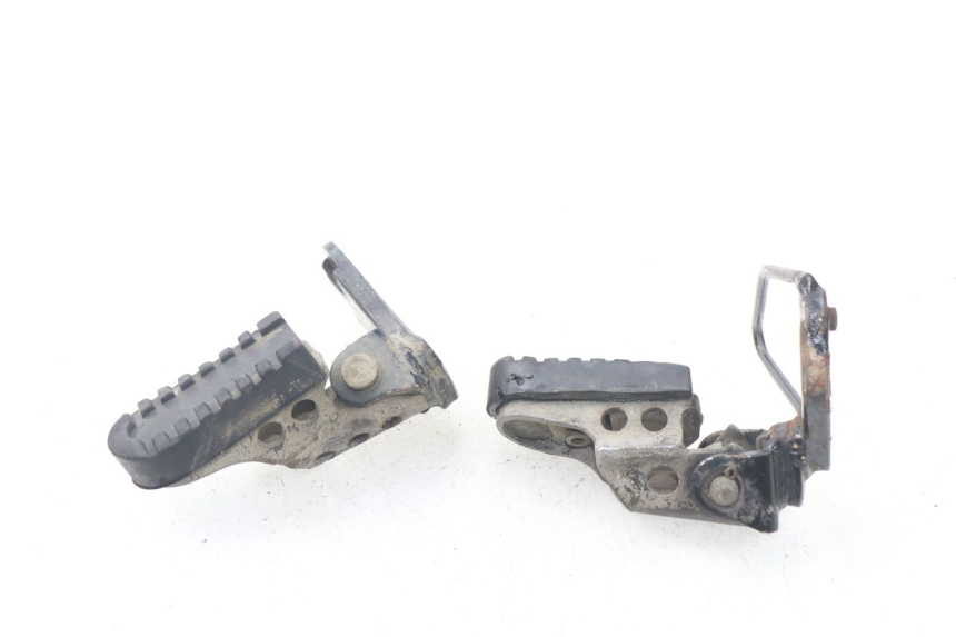photo de PAIRE CALE PIED AVANT YAMAHA TW 125 (1998 - 2002) - Zoom état d’usage