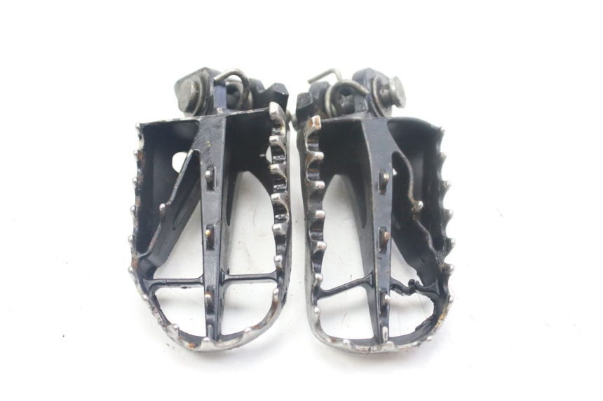 photo de PAIRE CALE PIED AVANT MBK X-LIMIT XLIMIT 50 (2003 - 2006) - Gros plan technique