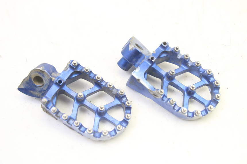 photo de PAIRE CALE PIED AVANT YAMAHA YZ-F YZF 250 (2014 - 2018) - Autre angle de vue