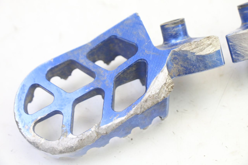 photo de PAIRE CALE PIED AVANT YAMAHA YZ-F YZF 250 (2014 - 2018) - Pièce contrôlée