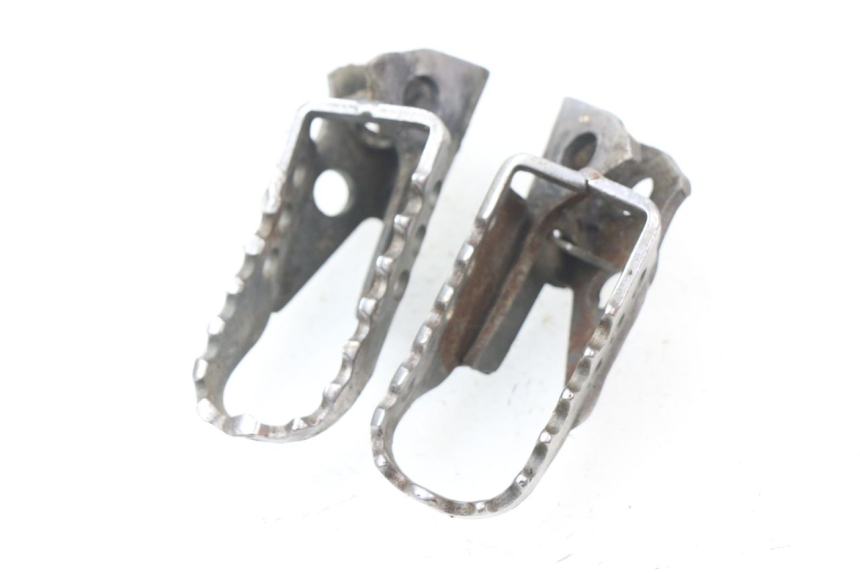 photo de PAIRE CALE PIED AVANT YAMAHA YZ 80 (1998 - 2001) - Vue principale