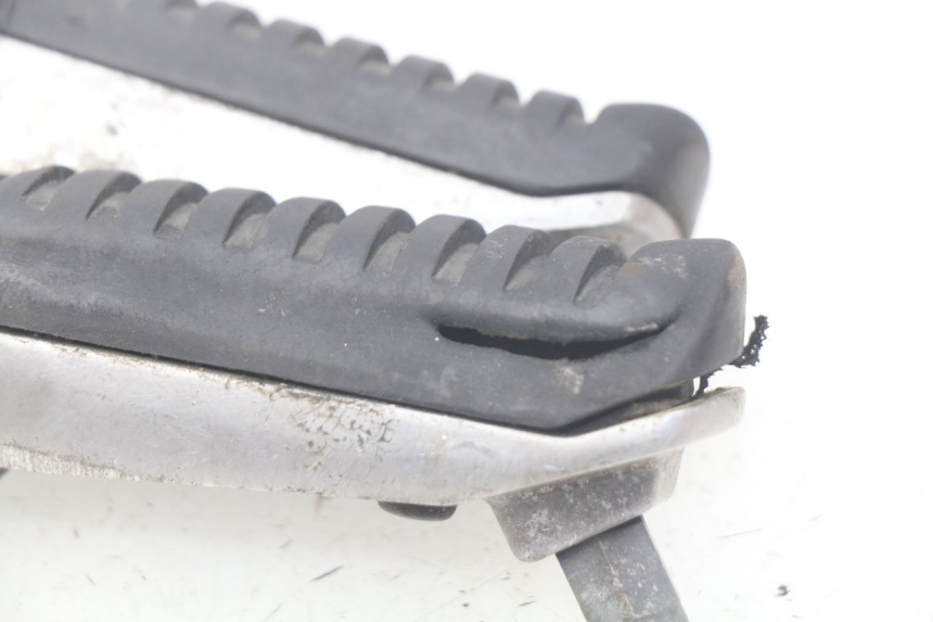 photo de PAIRE CALE PIED AVANT KAWASAKI Z S 750 (2003 - 2006) - Détail de la pièce