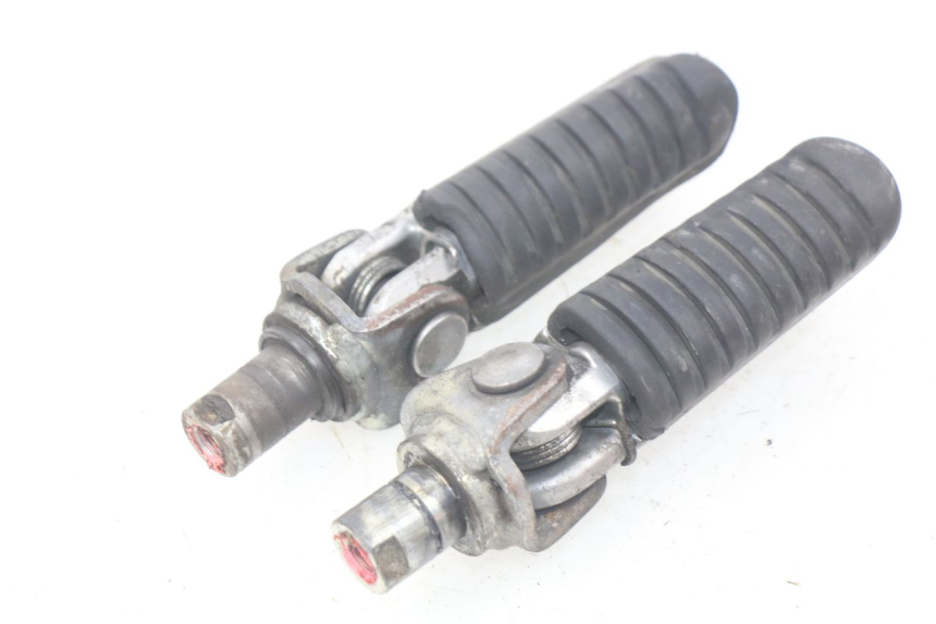 photo de PAIRE CALE PIED AVANT KAWASAKI Z S 750 (2003 - 2006) - Gros plan technique