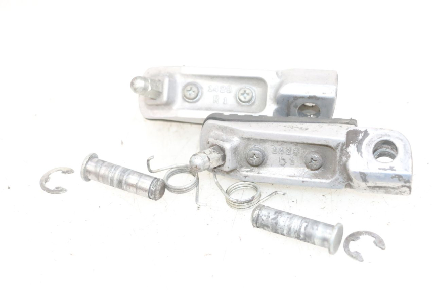 photo de PAIRE CALE PIED AVANT KAWASAKI ZR 7 750 (1999 - 2004) - Zoom état d’usage