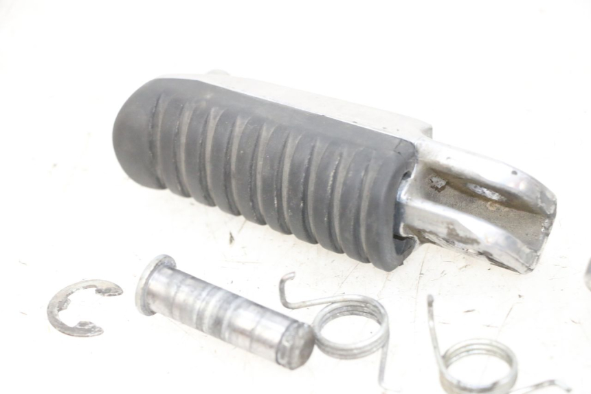 photo de PAIRE CALE PIED AVANT KAWASAKI ZR 7 750 (1999 - 2004) - État de surface