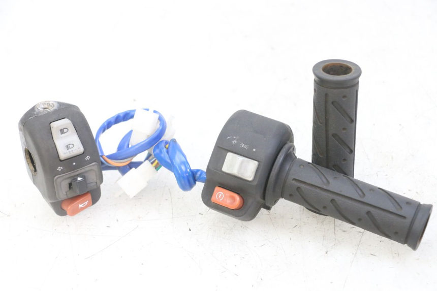 photo de PAIRE COMMODOS KYMCO AGILITY 4T 50 (2005 - 2018) - Vue principale