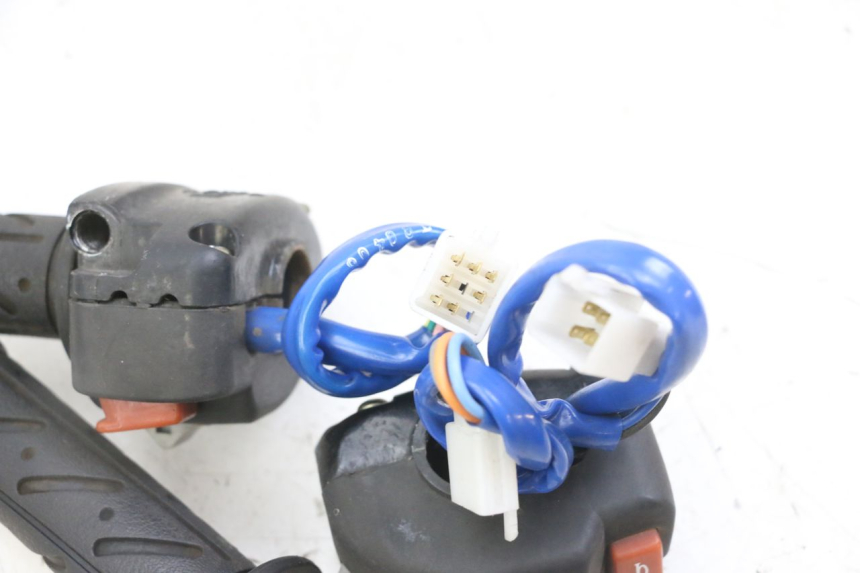 photo de PAIRE COMMODOS KYMCO AGILITY 4T 50 (2005 - 2018) - Zoom état d’usage