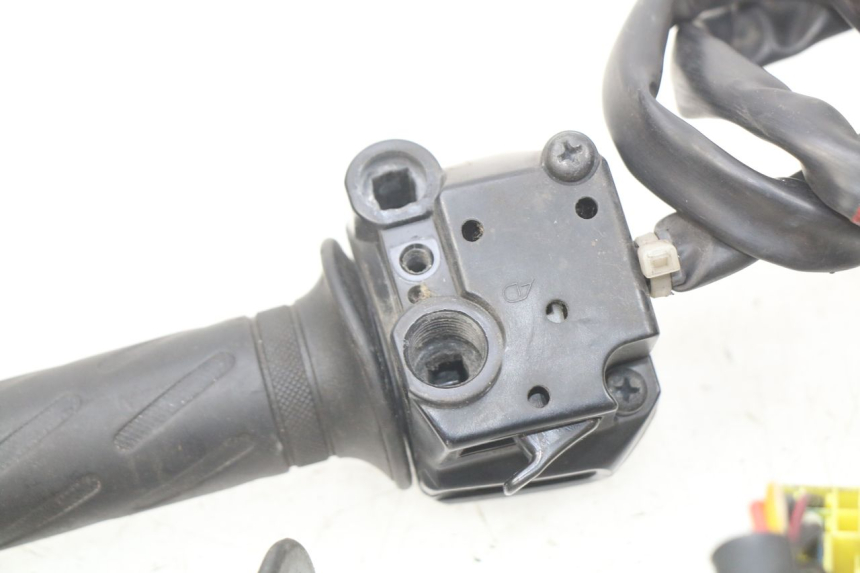 photo de PAIRE COMMODOS SUZUKI BURGMAN 125 (2007 - 2014) - Zoom état d’usage