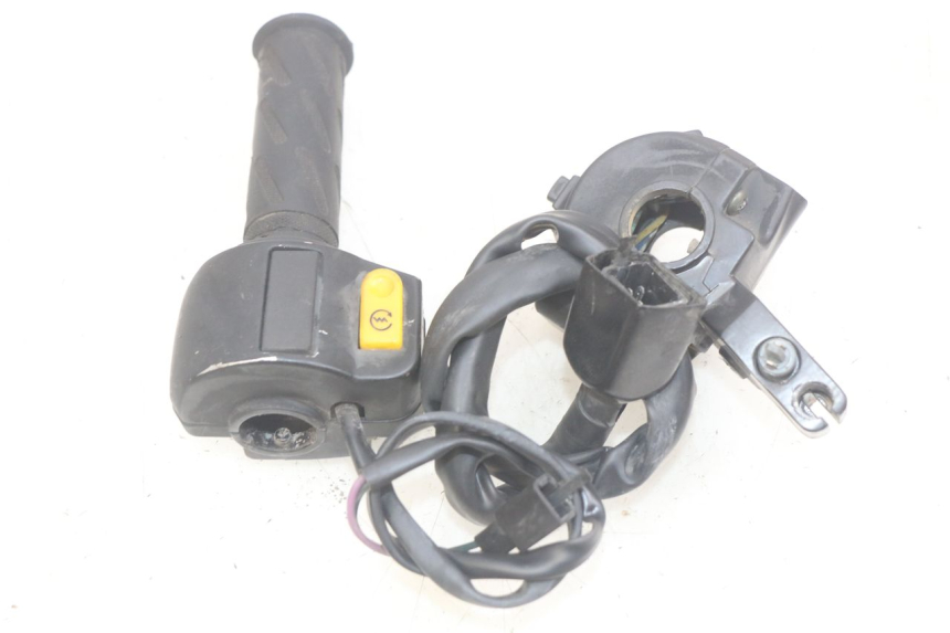 photo de PAIRE COMMODOS PEUGEOT KISBEE 2T 50 (2010 - 2017) - Détail de la pièce