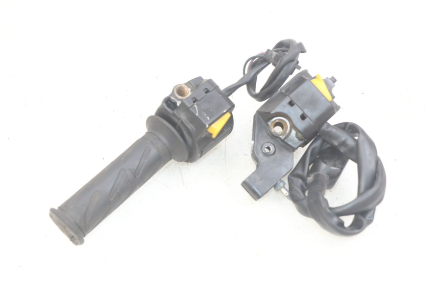 photo de PAIRE COMMODOS PEUGEOT KISBEE 2T 50 (2010 - 2017) - Autre angle de vue