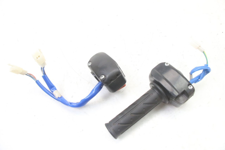 photo de PAIRE COMMODOS KYMCO AGILITY 4T 50 (2018 - 2022) - Zoom état d’usage