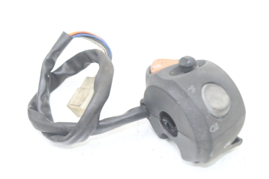 photo de PAIRE COMMODOS PEUGEOT SATELIS COMPRESSOR K15 125 (2006 - 2009) - Gros plan technique