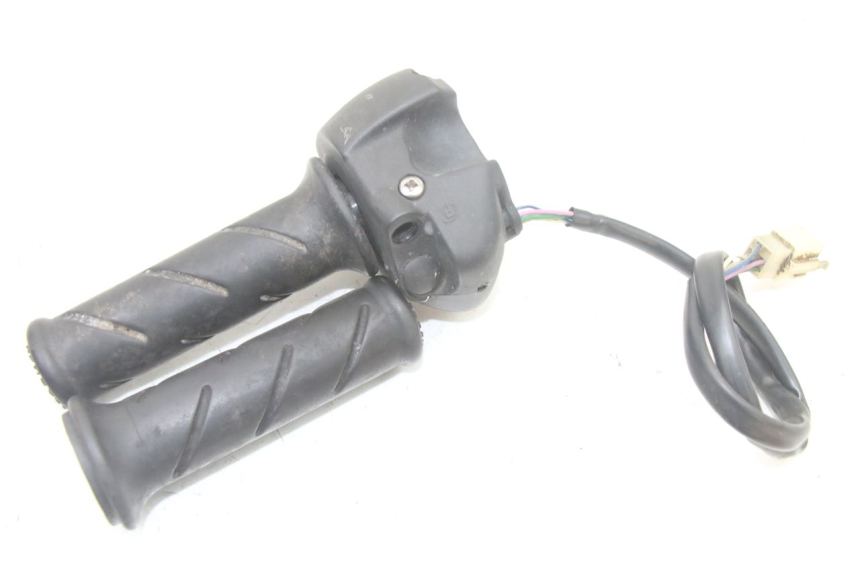 photo de PAIRE COMMODOS PEUGEOT SATELIS COMPRESSOR K15 125 (2006 - 2009) - Marquages et références