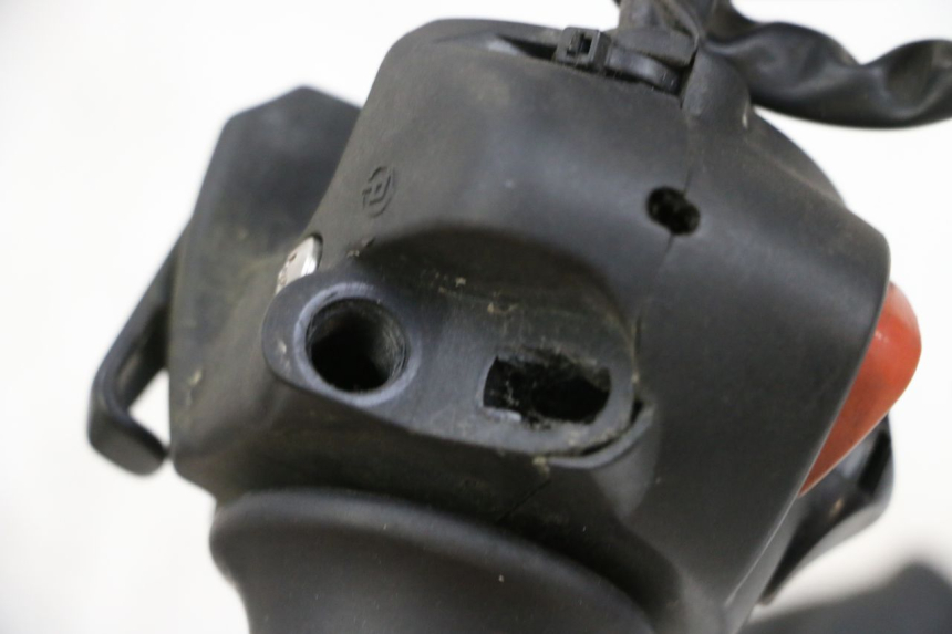 photo de PAIRE COMMODOS PEUGEOT SATELIS 125 (2013 - 2018) - Détail de la pièce