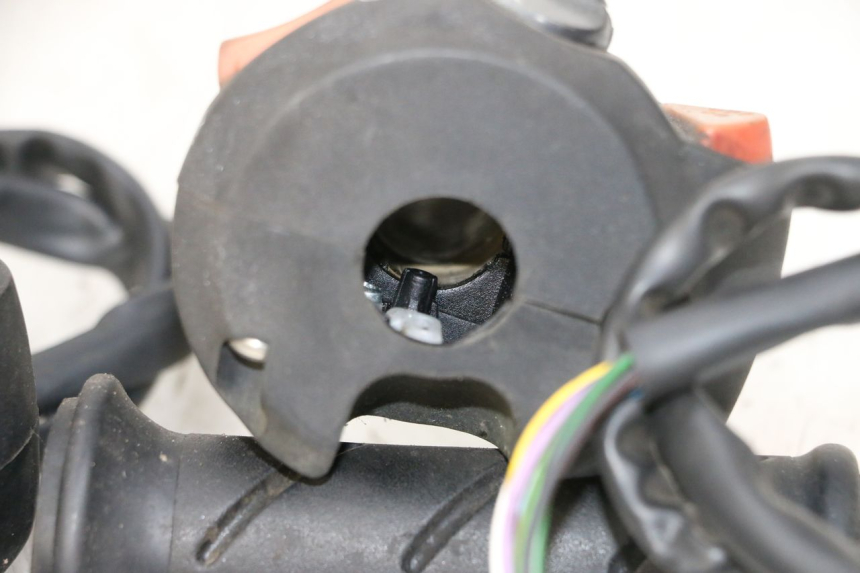 photo de PAIRE COMMODOS PEUGEOT SATELIS 125 (2013 - 2018) - Vue d’ensemble