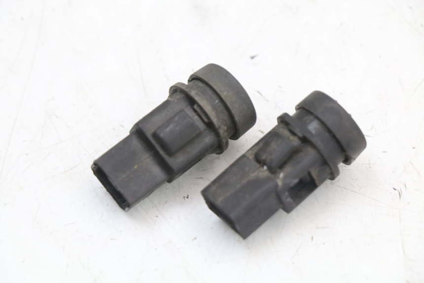 photo de PAIRE COMMODOS PIAGGIO X10 125 (2012 - 2017) - Détail de la pièce