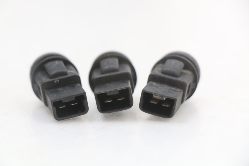 photo de PAIRE COMMODOS PIAGGIO X8 125 (2004 - 2007) - Gros plan technique