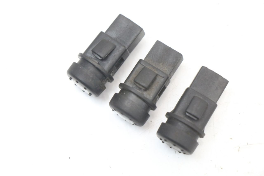 photo de PAIRE COMMODOS PIAGGIO X8 125 (2004 - 2007) - Détail de la pièce