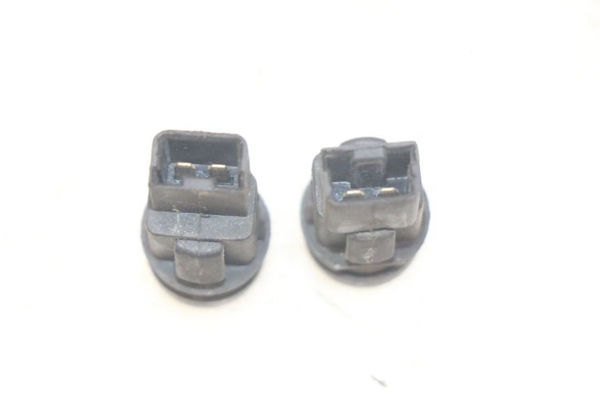 photo de PAIRE COMMODOS PIAGGIO XEVO - X EVO 125 (2007 - 2017) - Détail de la pièce