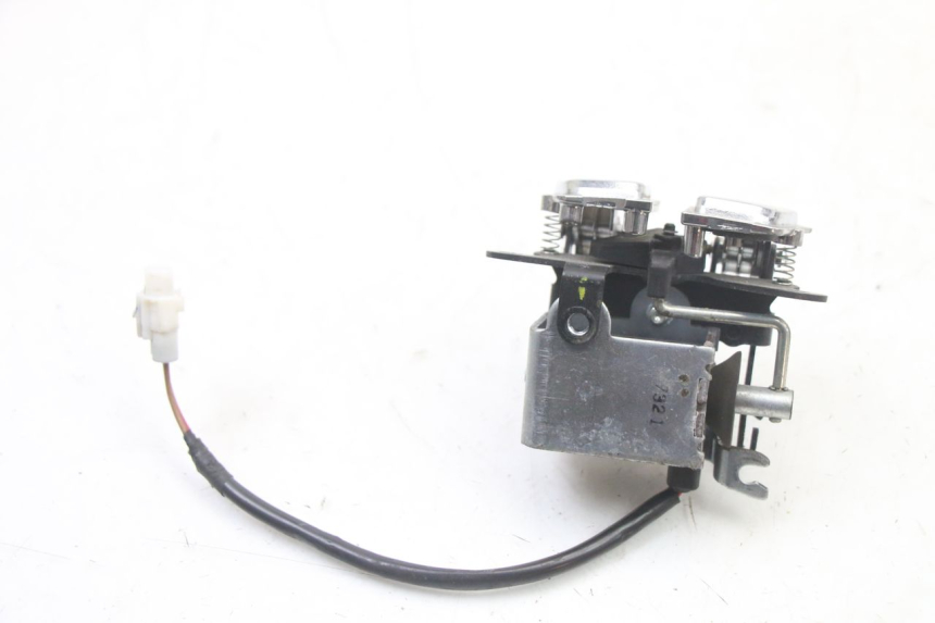 photo de PAIRE COMMODOS YAMAHA YP T-MAX TMAX 530 (2017 - 2020) - Gros plan technique