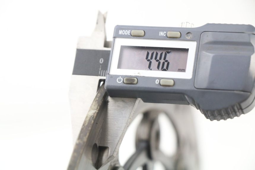 photo de PAIRE DISQUES FREIN AVANT HONDA CBR RR FIREBLADE 1000 (2006 - 2007) - Gros plan technique