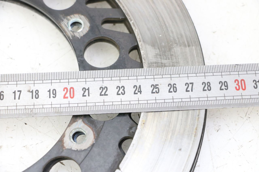 photo de PAIRE DISQUES FREIN AVANT YAMAHA FJ 36Y 1100 (1984 - 1985) - Gros plan technique