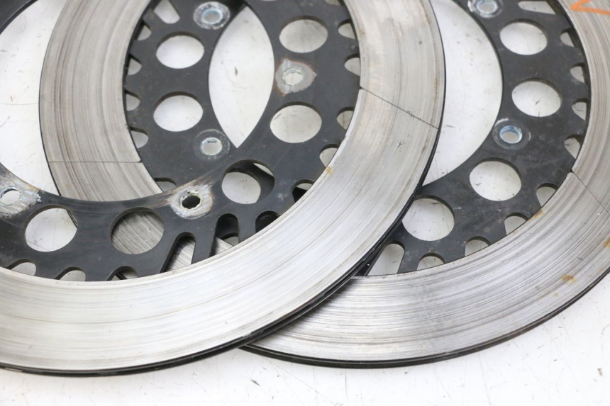 photo de PAIRE DISQUES FREIN AVANT YAMAHA FJ 36Y 1100 (1984 - 1985) - État de surface