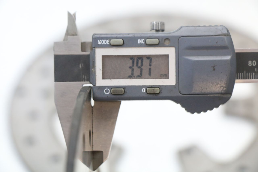 photo de PAIRE DISQUES FREIN AVANT PIAGGIO MP3 125 (2006 - 2014) - Points de fixation