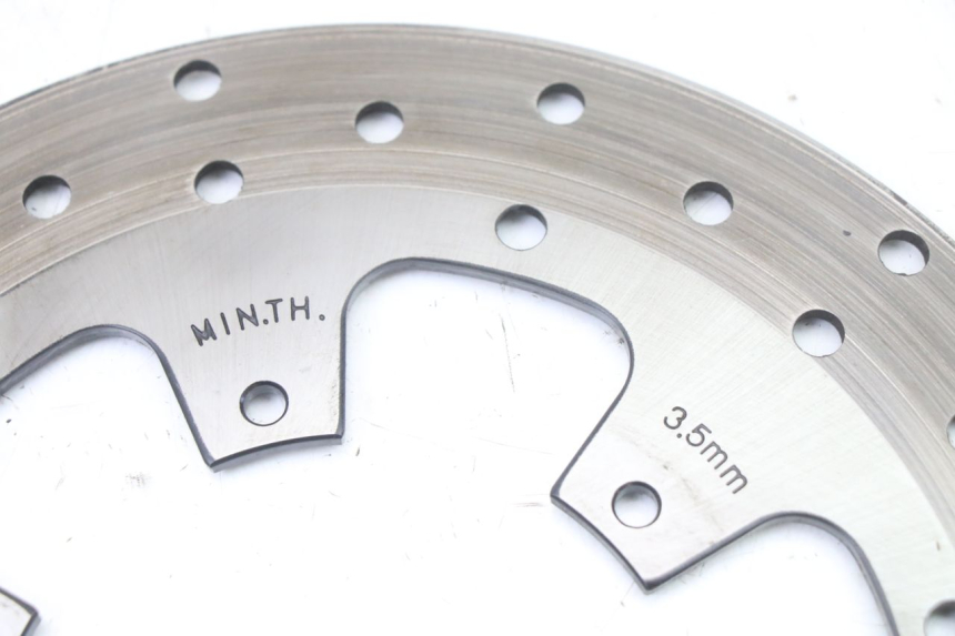 photo de PAIRE DISQUES FREIN AVANT PIAGGIO MP3 500 (2014 - 2017) - Points de fixation