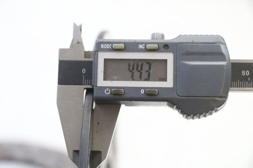 photo de PAIRE DISQUES FREIN AVANT YAMAHA XJ6 ABS 600 (2008 - 2016) - État de surface