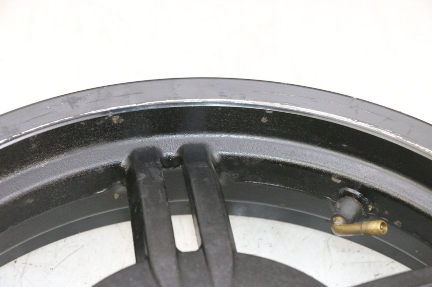 photo de PAIRE JANTES KYMCO AGILITY 16+ 4T 50 (2018 - 2023) - Vue rapprochée