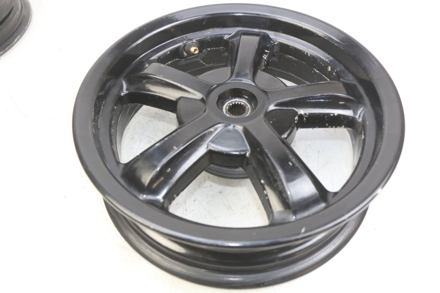 photo de PAIRE JANTE SYM CROX 4T 50 (2016 - 2023) - Vue rapprochée