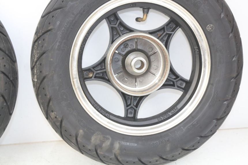 photo de PAIRE JANTE EUROCKA GTR 50 (2007 - 2017) - Points de fixation