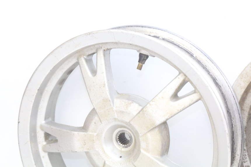 photo de PAIRE JANTE PEUGEOT KISBEE 2T 50 (2010 - 2017) - Détails caractéristiques