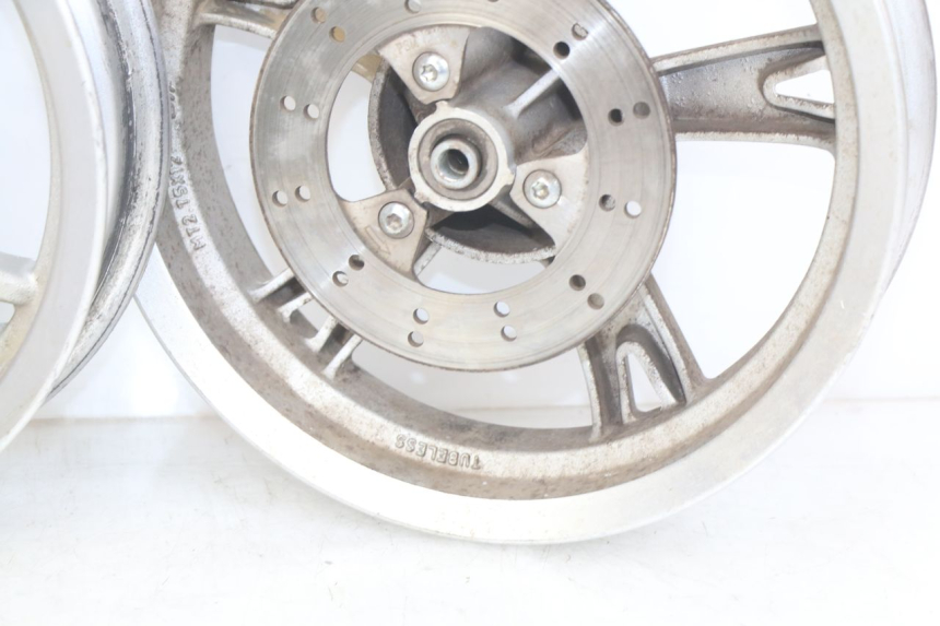 photo de PAIRE JANTE PEUGEOT KISBEE 2T 50 (2010 - 2017) - Vue rapprochée