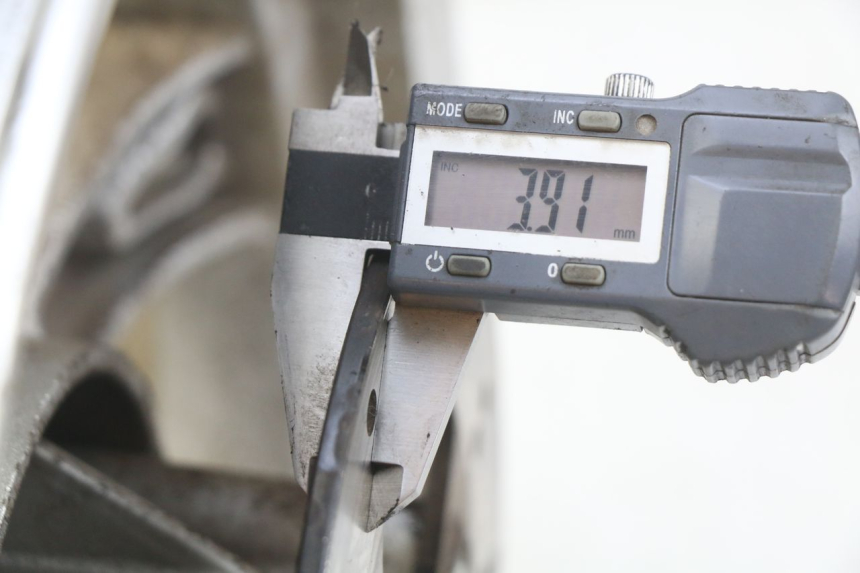 photo de PAIRE JANTE PEUGEOT KISBEE 2T 50 (2010 - 2017) - Zoom état d’usage