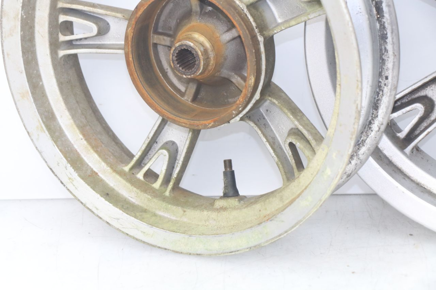 photo de PAIRE JANTE PEUGEOT KISBEE 4T 50 (2010 - 2017) - Détail de la pièce