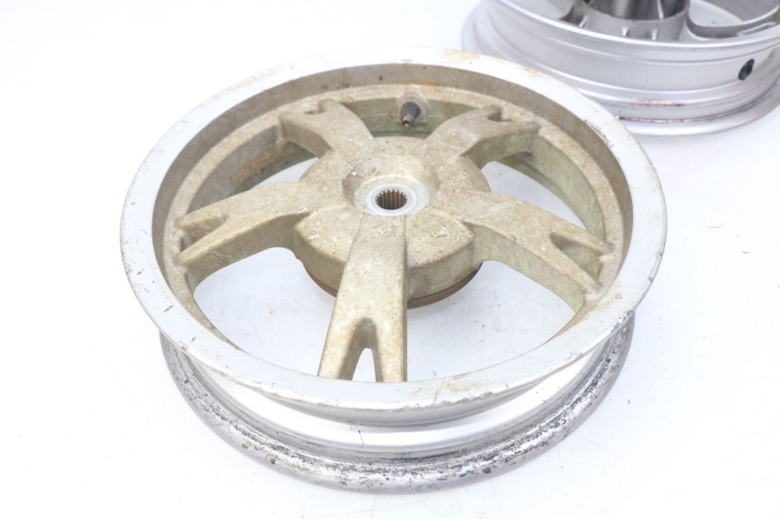 photo de PAIRE JANTE PEUGEOT KISBEE 4T 50 (2010 - 2017) - Zoom composants