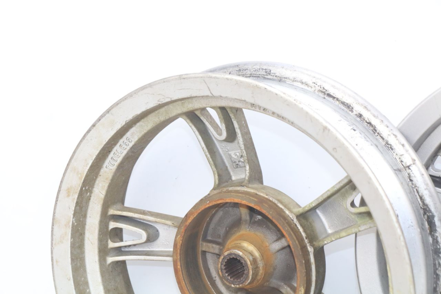 photo de PAIRE JANTE PEUGEOT KISBEE 4T 50 (2010 - 2017) - Autre angle de vue