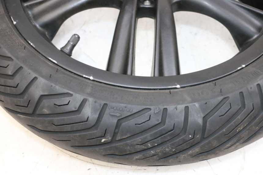 photo de PAIRE JANTES PIAGGIO MP3 HPE 300 (2019 - 2026) - Gros plan technique