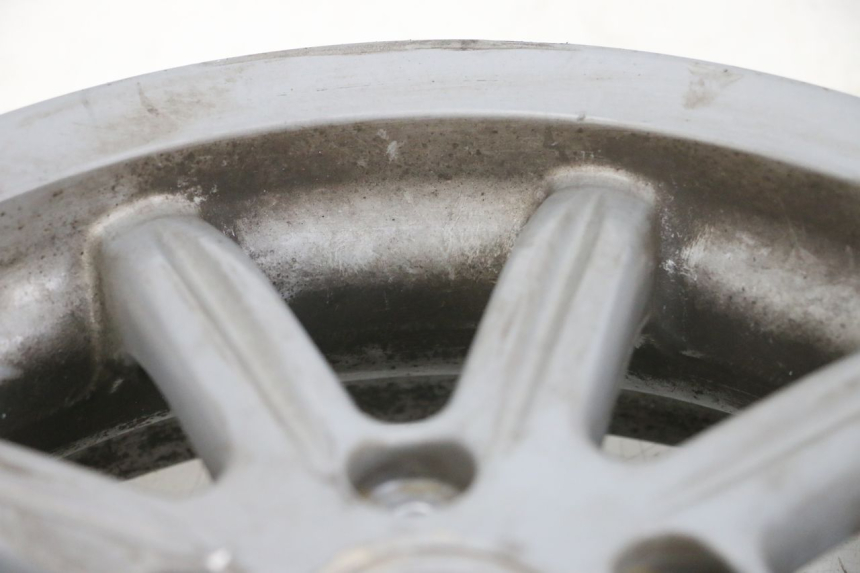 photo de PAIRE JANTES PIAGGIO MP3 RL 250 (2006 - 2010) - Points de fixation