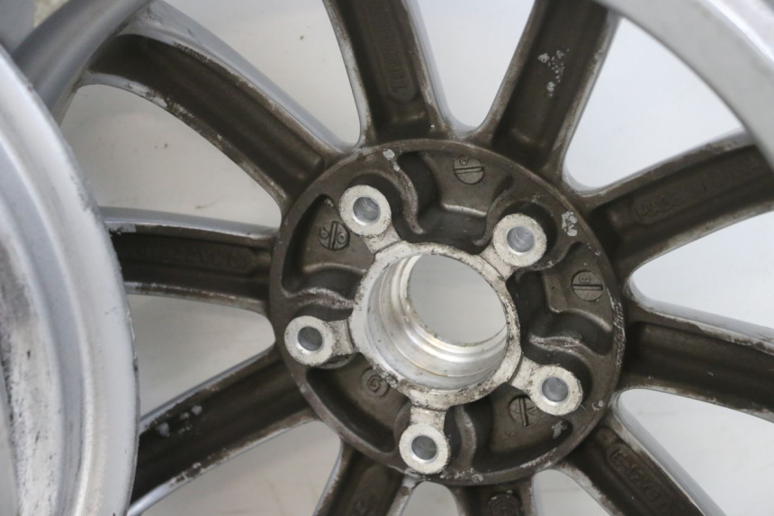 photo de PAIRE JANTES PIAGGIO MP3 RL 250 (2006 - 2010) - Focus structure