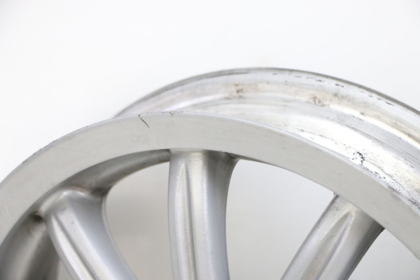 photo de PAIRE JANTES PIAGGIO MP3 RL 250 (2006 - 2010) - Points de fixation