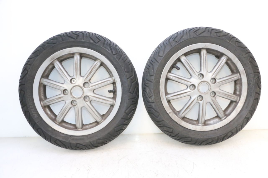 photo de PAIRE JANTES PIAGGIO MP3 RL 250 (2006 - 2010) - Vue principale
